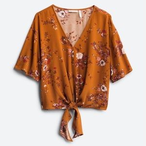 Luq tie front top